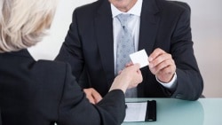 Какой должна быть визитная карточка бизнесмена?